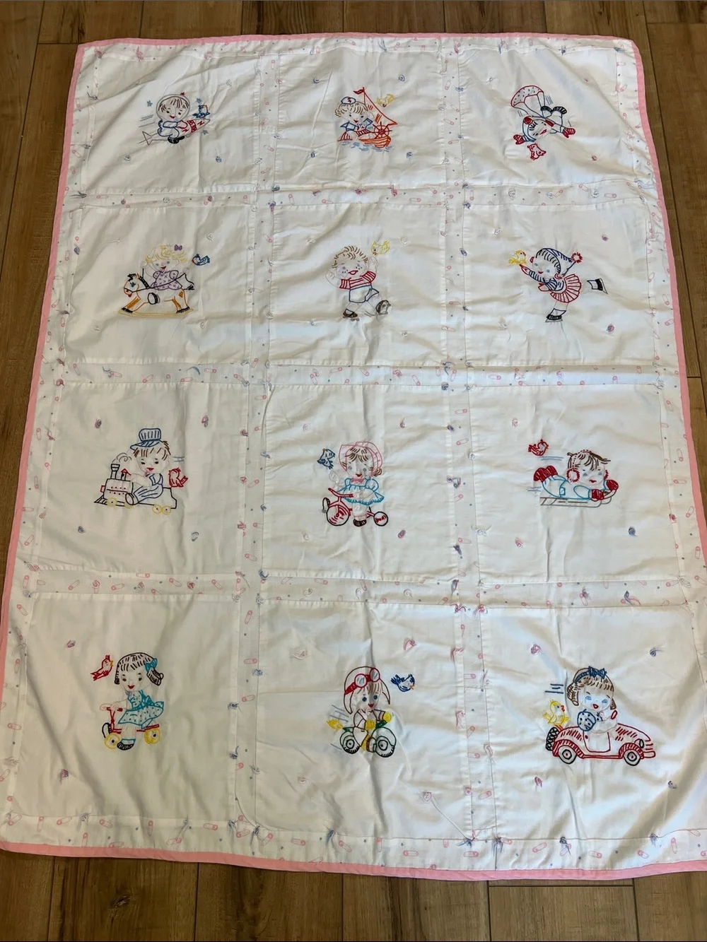 Vintage Floor Blanket - tummy time, baby blanket, quilt, 39x53”, embroidered